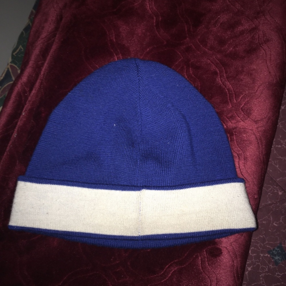 Givenchy beanie authentic - Picture 2 of 3